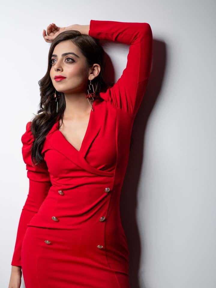 Yashma Gill to Star Opposite Faysal Qureshi in new play Gustakh starting from 9th July 2020