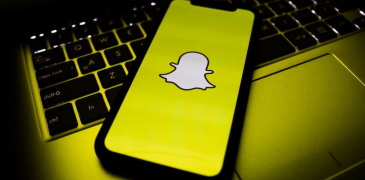 How do you take screenshots on Snapchat without notifying people on the other side