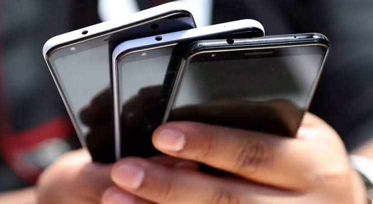Government reduces regulatory duties on mobile phones and cars