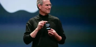 Unopened Iphone from 2002 sold for a whopping price in auction