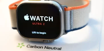 Apple stops selling some of its watches on website