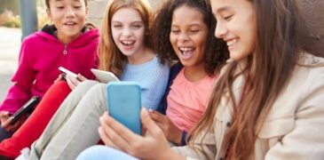 UK Mobile Firm Urges Parents: No Smartphones for Kids Under 11