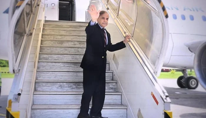 Prime Minister Shehbaz Sharif Departs for Emergency Arab-Islamic Summit in Doha