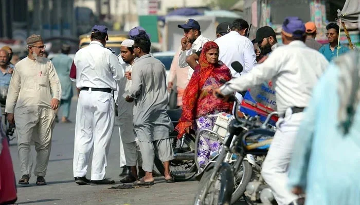 Karachi's E-Challan System Issues 3,485 Fines in Single Day Amid Growing Controversy
